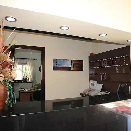 Hotel Colmeia Monte Real