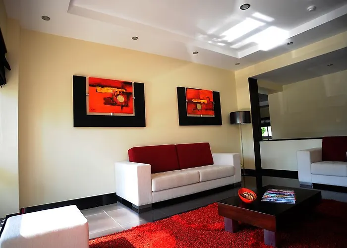 Hotel Colmeia Monte Real